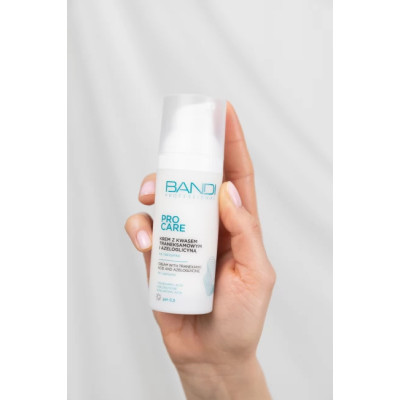 Crema con acido tranexamico e azeloglicina per capillari Crema con acido tranexamico e azeloglicina per capillari