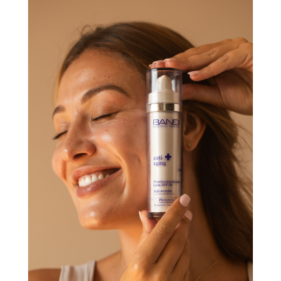 Crema lenitiva antirughe SPF 50 Crema lenitiva antirughe SPF 50