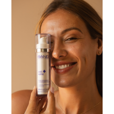 Crema notte rigenerante intensiva con retinoidi Crema notte rigenerante intensiva con retinoidi